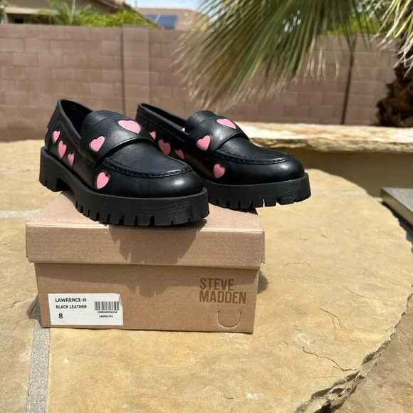 NWB women’s size 8 Steve Madden leather loafers. - Picture 1 of 4
